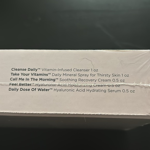 Unused unopened clarity moisture on the go skincare pack - Picture 3 of 4